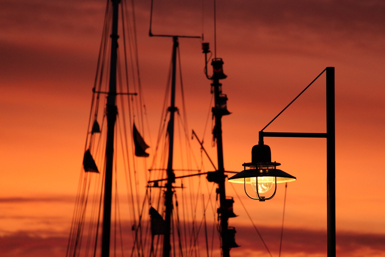 sunset, masts, lamp-4601276.jpg